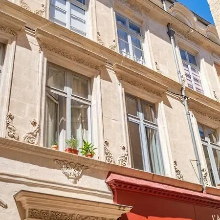 La Vie De Chateau A La Maison Des Atlantes *